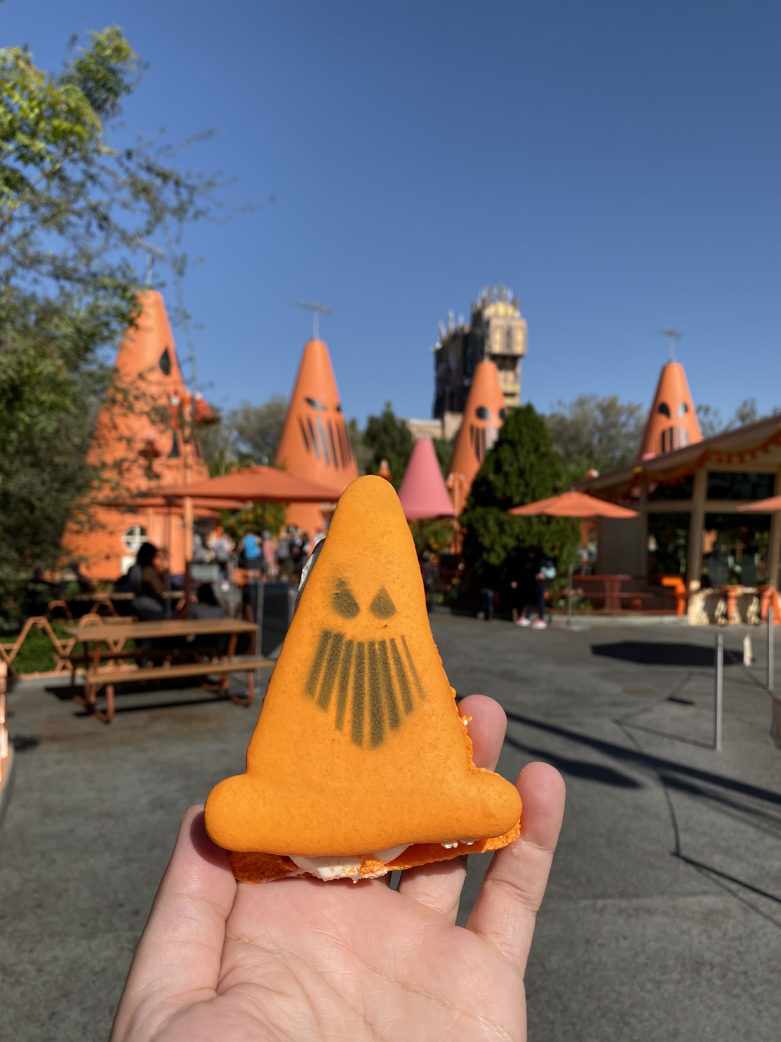 Disneyland "Spoke-y" Cone Macaron